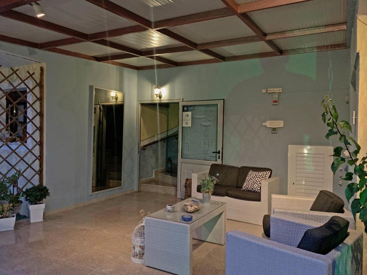 Akrotiri Rooms Agiokampos  Exterior foto