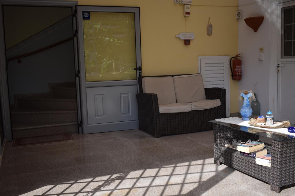 Akrotiri Rooms Agiokampos  Exterior foto